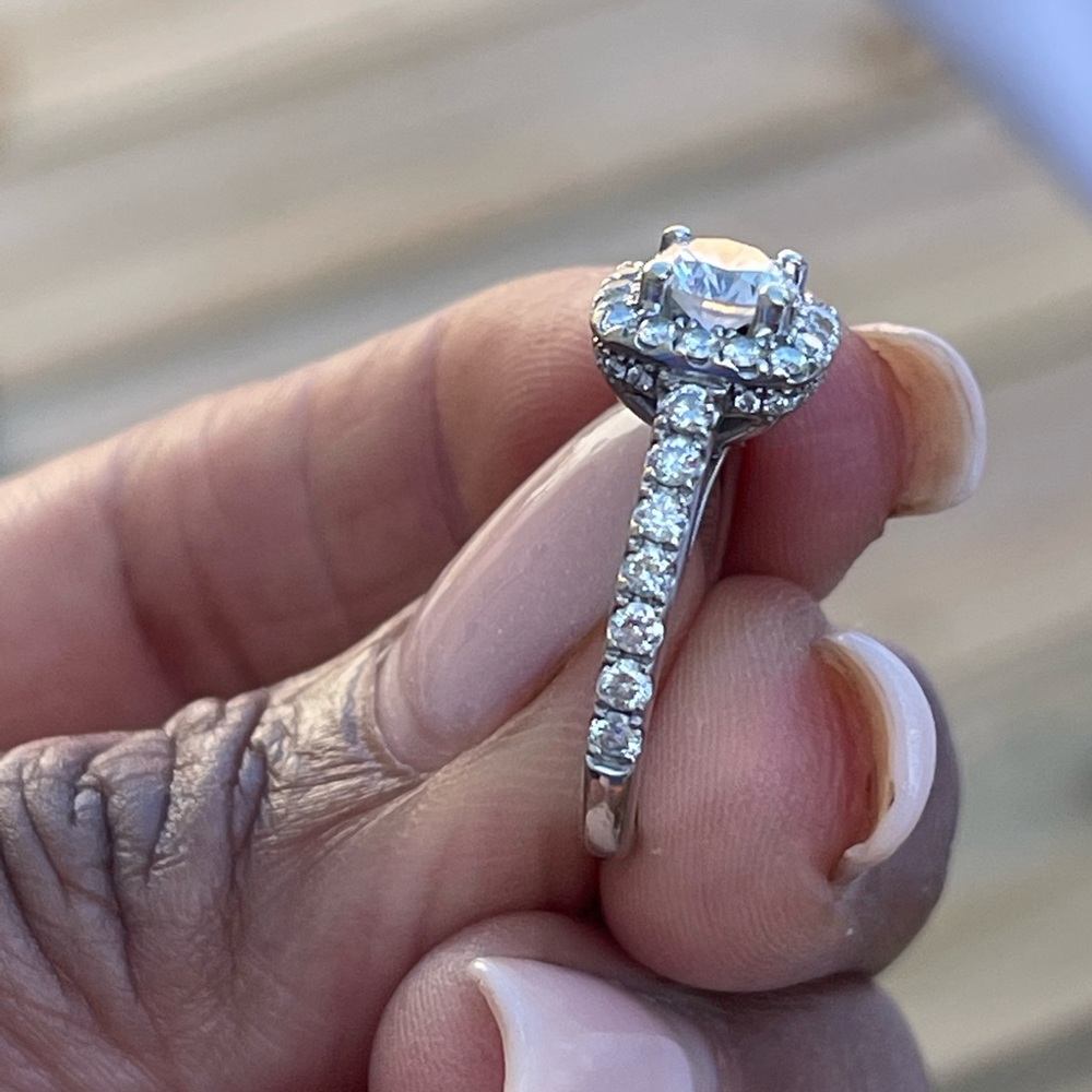 Vera Wang Love Collection 2CTW 14K WG 3/4 Princess Cut Size 4 Wedding Set - Picture 8 of 16
